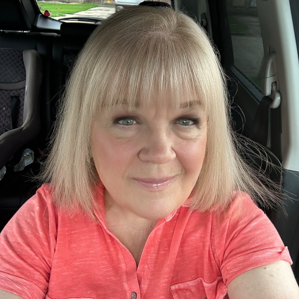 Meet your Posher, Julie